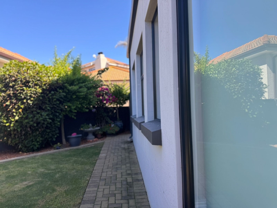 4 Bedroom Property for Sale in Hartenbos Heuwels Western Cape